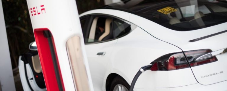 Em cinco anos, foram vendidos 2 milhões de carros elétricos no mundo