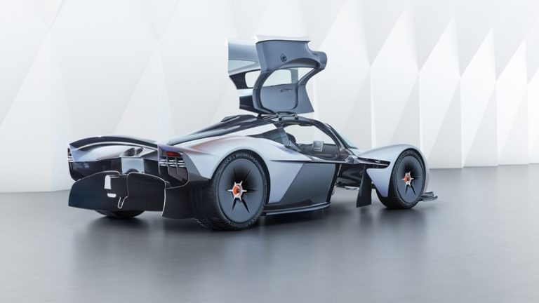 O engenheiro enlouqueceu: Aston Martin revela o Valkyrie de pré-produção