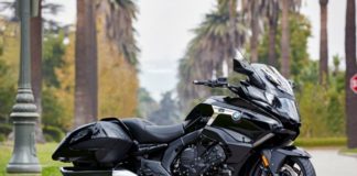 BMW K 1600 B tem motor de seis cilindros em linha