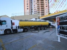 Restrição para caminhões que transportam combustíveis entra em vigor novamente em São Paulo