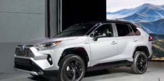 Novo Toyota RAV4 2019 aparece em registro de patente no Brasil