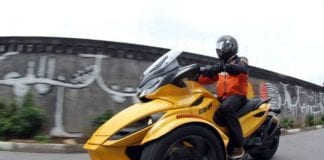 Triciclo Can-Am Spyder: bom para estrada, péssimo na cidade