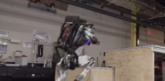 Robô da Boston Dynamics já empilha caixas ‘sozinho’