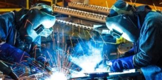 Indústria tem a menor fatia do PIB em mais de 70 anos