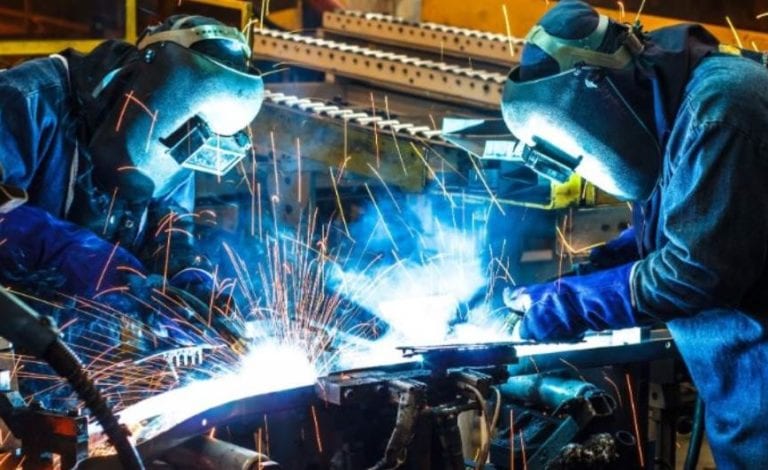 Indústria tem a menor fatia do PIB em mais de 70 anos