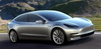 Tesla voltou a dar prejuízo