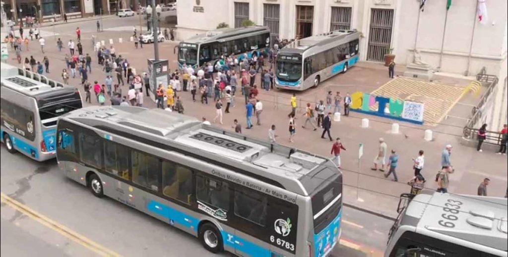 ônibus elétricos