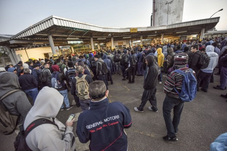 GM reduzirá fábrica de motores e transferir trabalhadores em São José