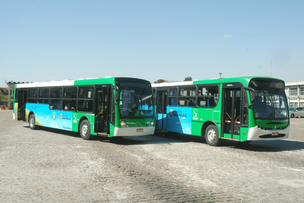 Ônibus movidos a diesel